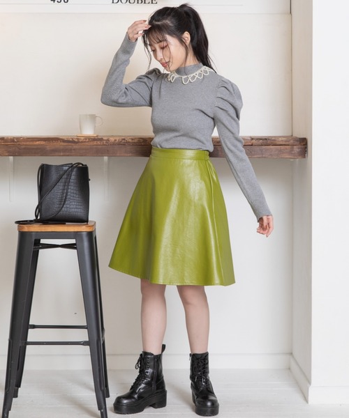 Mysa&Liina（ミーサリーナ）の「デコラタックスリーブハイネックニット（ニット/セーター・レディース・グレー/ブラウン/グリーン/ブラック・M）」の21枚目の写真