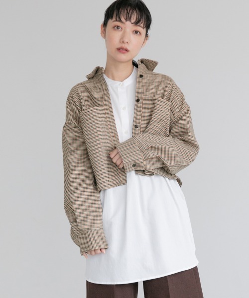 LOWRYS FARM(ローリーズファーム)の「チェックスクエアショートシャツLS 214850(シャツ/ブラウス・レディース・ベージュ/ブルー・FREE)」の1枚目の写真