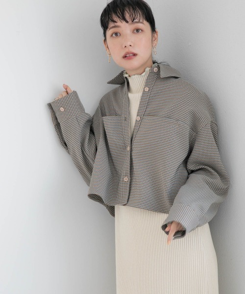 LOWRYS FARM(ローリーズファーム)の「チェックスクエアショートシャツLS 214850(シャツ/ブラウス・レディース・ベージュ/ブルー・FREE)」の2枚目の写真