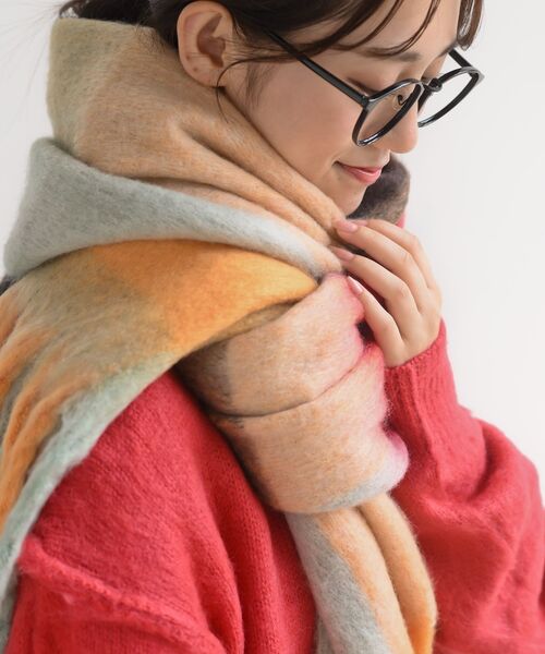 rps（アールピーエス）の「チェック柄ボリュームマフラー（マフラー・レディース・イエロー/グリーン/パープル/マスタード/オレンジ/グレー/ライトグレー/ダークグリーン/ブルー/ダークパープル/ラベンダー/ブラウン・フリー）」の14枚目の写真