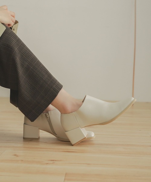 SENSE OF PLACE by URBAN RESEARCH(センスオブプレイスバイアーバンリサーチ)の「スクエアトウブーティー(ブーツ・レディース・ブラック/モカ/アイボリー・SMALL/LARGE/MEDIUM)」の11枚目の写真