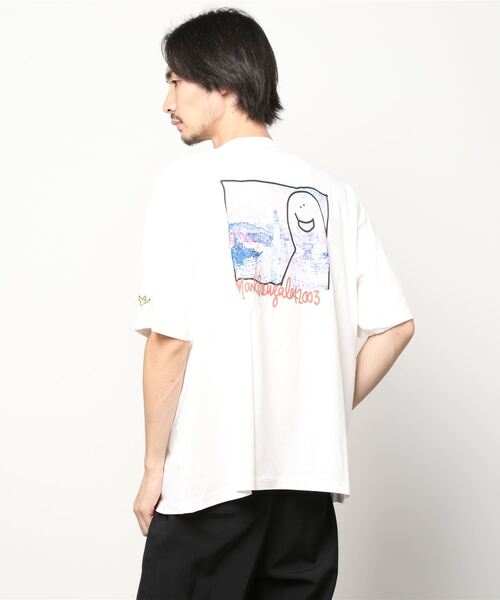 Mark Gonzales（マーク・ゴンザレス）の「Mark Gonzales(マーク ゴンザレス)バックプリントフォト風イラストTシャツ（Tシャツ/カットソー・メンズ・ホワイト/ライトグレー・XL/M/L）」の4枚目の写真