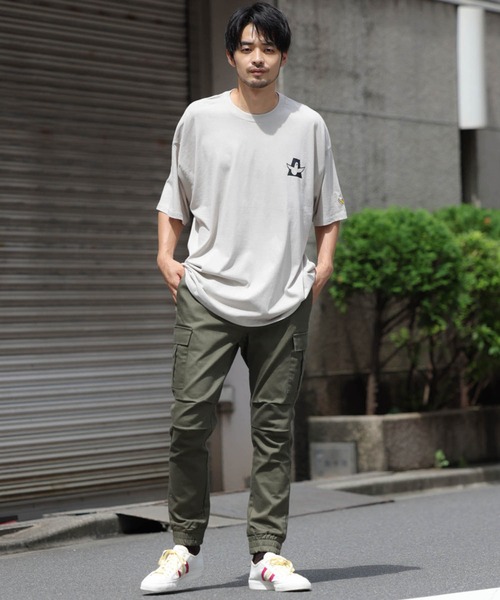 Mark Gonzales（マーク・ゴンザレス）の「Mark Gonzales(マーク ゴンザレス)バックプリントフォト風イラストTシャツ（Tシャツ/カットソー・メンズ・ホワイト/ライトグレー・XL/M/L）」の10枚目の写真