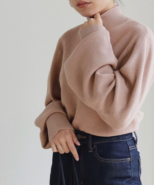 HER CLOSET(ハークローゼット)の「【shemoshelly】もちもちデザインボリュームスリーブハイネックニット(ニット/セーター・レディース・ブラック/アイボリー/ピンクベージュ/モカ/グリーン/ブルーグレー・M)」の6枚目の写真