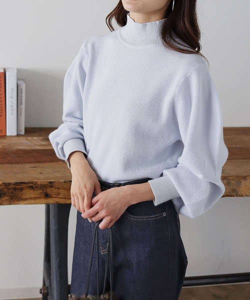 HER CLOSET(ハークローゼット)の「【shemoshelly】もちもちデザインボリュームスリーブハイネックニット(ニット/セーター・レディース・ブラック/アイボリー/ピンクベージュ/モカ/グリーン/ブルーグレー・M)」の1枚目の写真