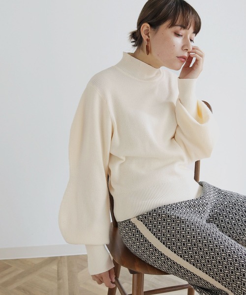 HER CLOSET(ハークローゼット)の「【shemoshelly】もちもちデザインボリュームスリーブハイネックニット(ニット/セーター・レディース・ブラック/アイボリー/ピンクベージュ/モカ/グリーン/ブルーグレー・M)」の17枚目の写真
