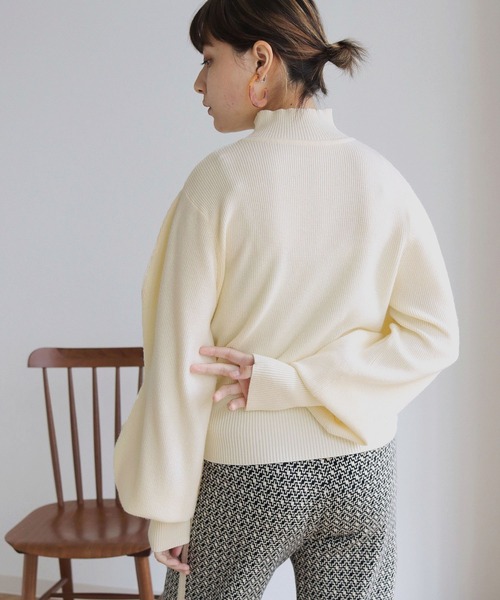 HER CLOSET(ハークローゼット)の「【shemoshelly】もちもちデザインボリュームスリーブハイネックニット(ニット/セーター・レディース・ブラック/アイボリー/ピンクベージュ/モカ/グリーン/ブルーグレー・M)」の20枚目の写真