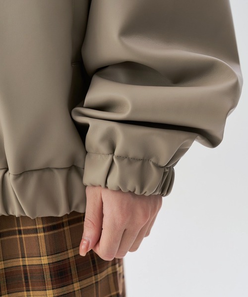 FEKETE（フェケテ）の「FEKETE VEGAN LEATHER WIDE SLEEVE BLOUSON（ブルゾン・メンズ・ブラック/ベージュ/マスタード・FREE）」の11枚目の写真