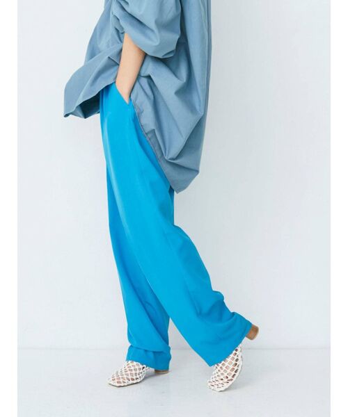 Ungrid(アングリッド)の「ハイウエストルーズテーパードパンツ(スラックス・レディース・ブラック/ブルー/アイボリー・SMALL/MEDIUM)」の3枚目の写真