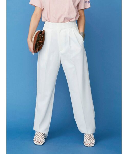 Ungrid(アングリッド)の「ハイウエストルーズテーパードパンツ(スラックス・レディース・ブラック/ブルー/アイボリー・SMALL/MEDIUM)」の1枚目の写真