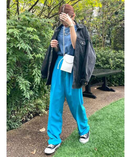 Ungrid(アングリッド)の「ハイウエストルーズテーパードパンツ(スラックス・レディース・ブラック/ブルー/アイボリー・SMALL/MEDIUM)」の4枚目の写真