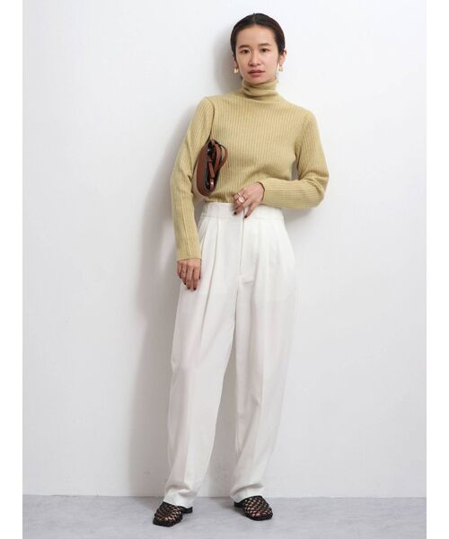 Ungrid(アングリッド)の「ハイウエストルーズテーパードパンツ(スラックス・レディース・ブラック/ブルー/アイボリー・SMALL/MEDIUM)」の13枚目の写真