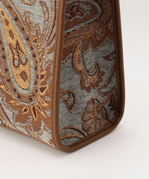 fredy emue(フレディエミュ)の「ペイズリー柄ジャガードスクエアバッグ(トートバッグ・レディース・ベージュ系その他3/ブルー系その他3・FREE)」の8枚目の写真