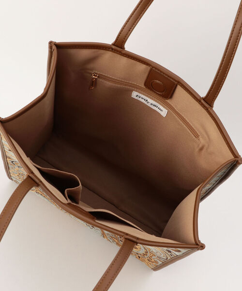 fredy emue(フレディエミュ)の「ペイズリー柄ジャガードスクエアバッグ(トートバッグ・レディース・ベージュ系その他3/ブルー系その他3・FREE)」の10枚目の写真