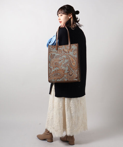 fredy emue(フレディエミュ)の「ペイズリー柄ジャガードスクエアバッグ(トートバッグ・レディース・ベージュ系その他3/ブルー系その他3・FREE)」の15枚目の写真