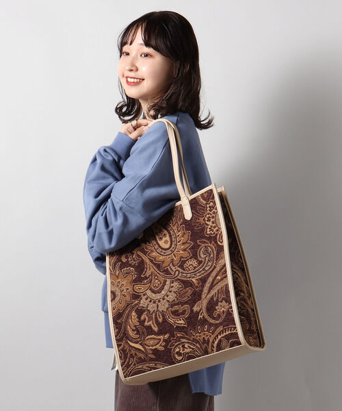 fredy emue(フレディエミュ)の「ペイズリー柄ジャガードスクエアバッグ(トートバッグ・レディース・ベージュ系その他3/ブルー系その他3・FREE)」の21枚目の写真