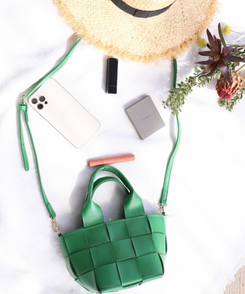 moment+（モーメントプラス）の「フェイクレザー 2WAY編み込みショルダーバッグ（ショルダーバッグ・レディース・ブラック/オフホワイト/オレンジ/グリーン/イエロー×グリーン・FREE）」の20枚目の写真