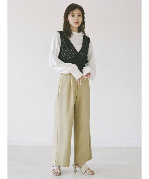 MURUA(ムルーア)の「ハイウエストタックワイドパンツ(スラックス・レディース・イエロー/ブラック/アイボリー・2/1)」の6枚目の写真