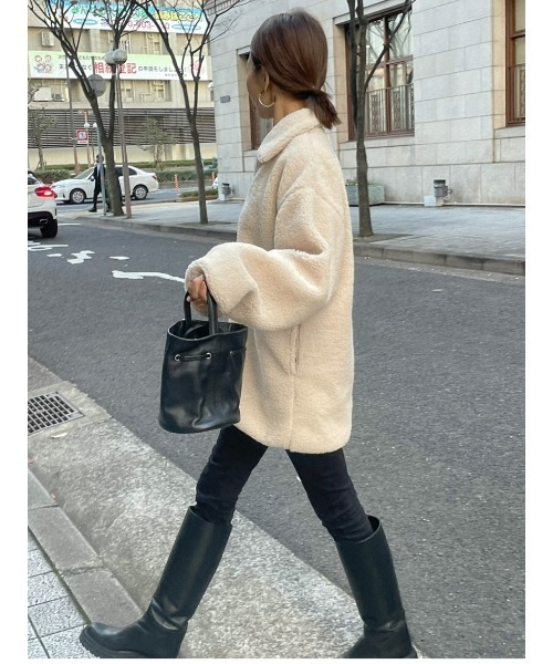 ulu（ウル）の「High neck boa zip pullover（その他トップス・レディース・アイボリー・FREE）」の2枚目の写真