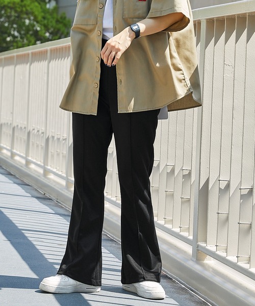 Dickies(ディッキーズ)の「Dickies/ディッキーズ ロゴワッペンジャージーセンタータックフレアパンツ(その他パンツ・レディース・ブラック/オフホワイト/オレンジ/グリーン・M/L)」の11枚目の写真