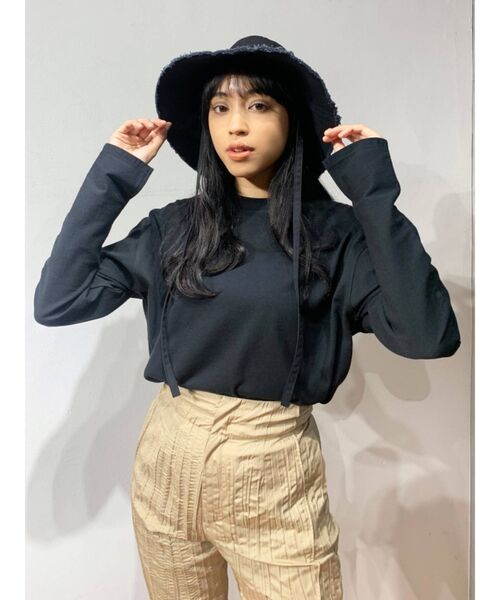 EMODA（エモダ）の「カーブスリーブボーイズロングTシャツ（Tシャツ/カットソー・レディース・ホワイト/ブラック/ベージュ/パープル・FREE）」の9枚目の写真