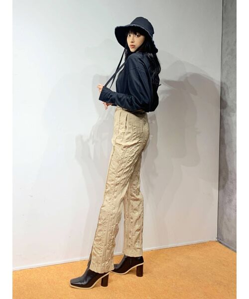 EMODA（エモダ）の「カーブスリーブボーイズロングTシャツ（Tシャツ/カットソー・レディース・ホワイト/ブラック/ベージュ/パープル・FREE）」の6枚目の写真