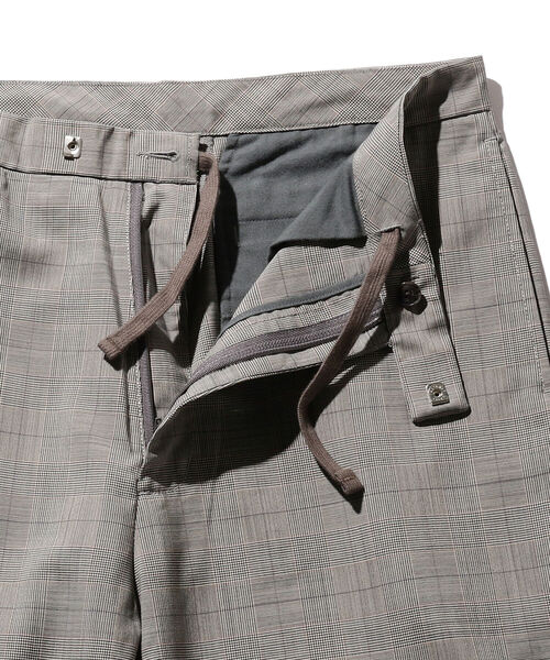 BEAMS PLUS（ビームスプラス）の「BEAMS PLUS / トロピカルウール チェック ドローストリング トラウザーズ（スラックス・メンズ・グレー系その他/ブラウン系その他・S/L/XL/M）」の14枚目の写真