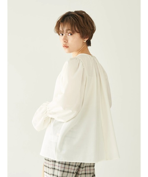 earth music&ecology(アースミュージックアンドエコロジー)の「キャンディースリーブブラウス*(シャツ/ブラウス・レディース・オフホワイト/ピンクベージュ/ライトベージュ・FREE)」の6枚目の写真