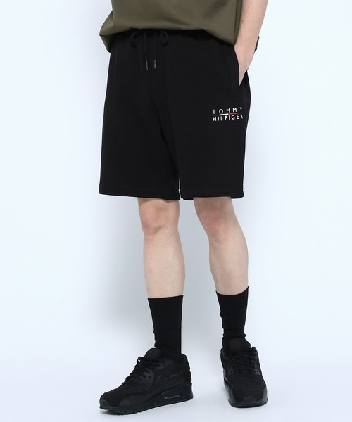 TOMMY HILFIGER(トミーヒルフィガー)の「スクエアロゴスウェットショートパンツ(その他パンツ・メンズ・カーキ/ブラック/ネイビー/グレー・SMALL/MEDIUM/LARGE/X-LARGE)」の2枚目の写真