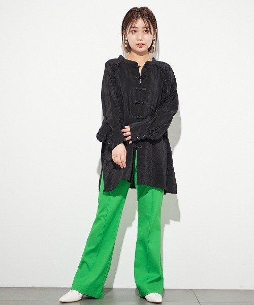 LILY BROWN（リリーブラウン）の「ストレッチツイルパンツ（その他パンツ・レディース・レッド/ブルー/グリーン・1/0）」の2枚目の写真