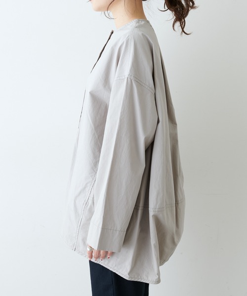 PUAL CE CIN（ピュアルセシン）の「塩縮加工タイプライタープルオーバーブラウス（シャツ/ブラウス・レディース・ホワイト/グレイッシュベージュ/チャコール/チャコールグレー・FREE）」の20枚目の写真