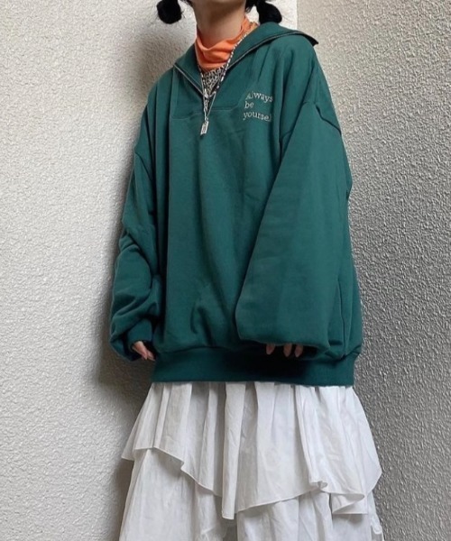 DuKKah（デュカ）の「Dukkah/【低身長向け】ハーフジップ刺繍スウェット（スウェット・レディース・レッド/グリーン/スミクロ・X-SMALL）」の3枚目の写真