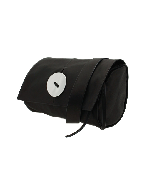 Kawa-Kawa(カワカワ)の「【Kawa-Kawa】ボタンショルダー(ショルダーバッグ・レディース・ブラック・FREE)」の7枚目の写真