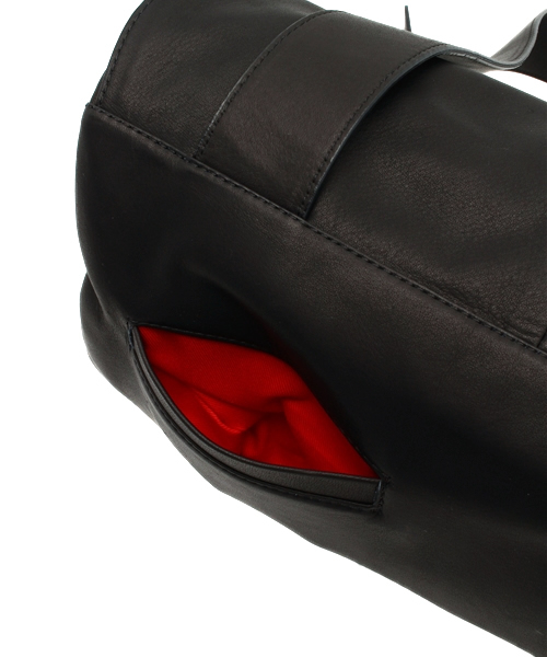 Kawa-Kawa(カワカワ)の「【Kawa-Kawa】ボタンショルダー(ショルダーバッグ・レディース・ブラック・FREE)」の3枚目の写真