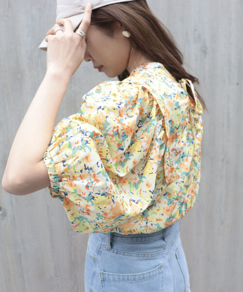 fredy emue（フレディエミュ）の「［新色追加］ギャザースリーブブラウス（シャツ/ブラウス・レディース・ブラック/オフホワイト/ピンク/イエロー系その他3/ブルー・38）」の10枚目の写真