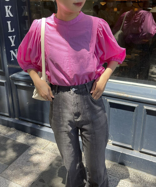 fredy emue（フレディエミュ）の「［新色追加］ギャザースリーブブラウス（シャツ/ブラウス・レディース・ブラック/オフホワイト/ピンク/イエロー系その他3/ブルー・38）」の17枚目の写真