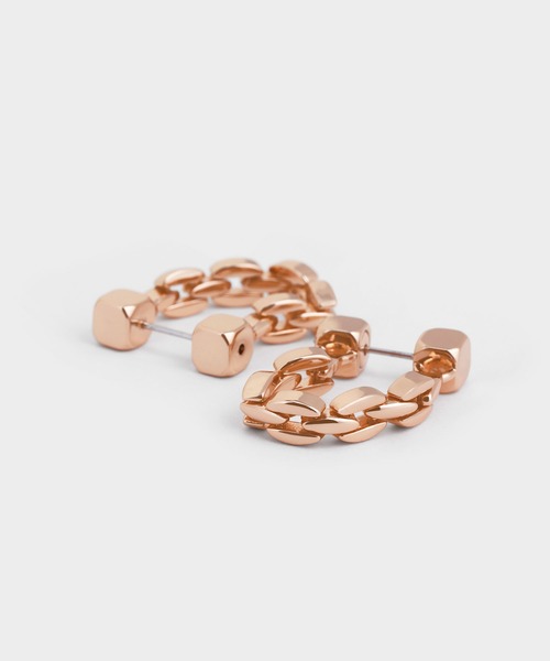 CHARLES & KEITH(チャールズ & キース)の「キューブ チェーンリンクドロップピアス / Cube Chain-Link Drop Earrings(ピアス(両耳用)・レディース・ゴールド/ゴールド系その他/マルチ・FREE)」の10枚目の写真