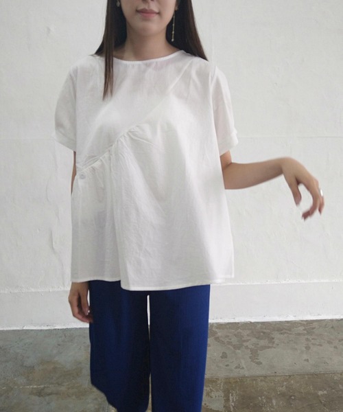 Alite cloth（アリーテクロス）の「ボリュームギャザープルオーバ（シャツ/ブラウス・レディース・ホワイト/ブラック/グレー・FREE）」の4枚目の写真