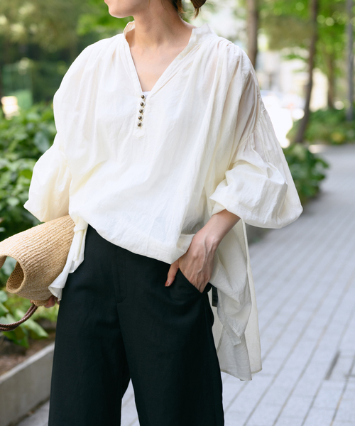 FRAMeWORK(フレームワーク)の「ボリュームギャザーブラウス(シャツ/ブラウス・レディース・ブラック/アイボリー/ブラウン/スカイブルー・FREE)」の10枚目の写真