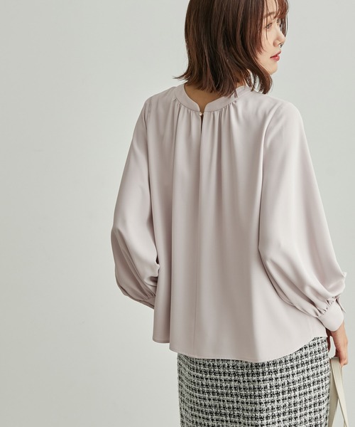 ROPE' PICNIC（ロペピクニック）の「【WEB限定】2WAY/ビジューホックブラウス（シャツ/ブラウス・レディース・チャコールグレー/オフホワイト/ネイビー/ラベンダー/イエロー・38）」の4枚目の写真