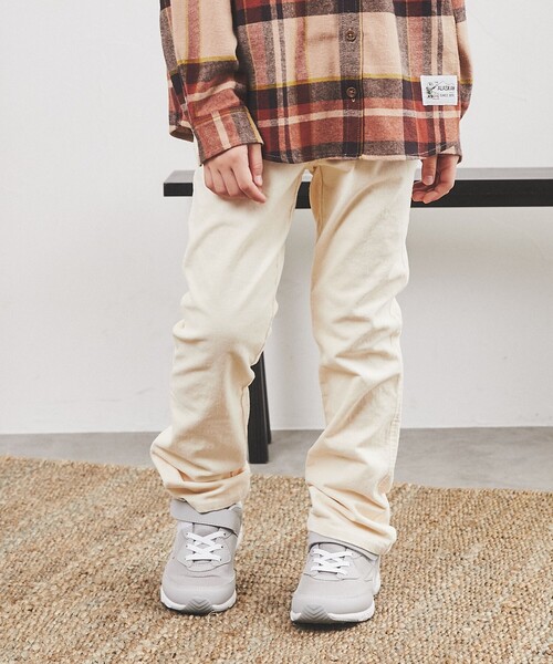 coen（コーエン）の「コーデュロイスキニーパンツ（その他パンツ・キッズ・オフホワイト/ライトグレー/ベージュ/コバルトブルー・150/120/110/100/140/130）」の10枚目の写真