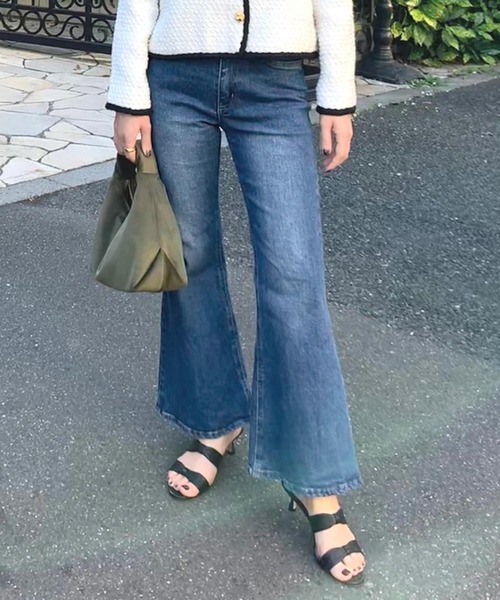 KOBE LETTUCE（コウベレタス）の「選べる2サイズ　カットできるフレアデニムパンツ（デニムパンツ・レディース・インディゴブルー/ライトブルー・M/S）」の16枚目の写真