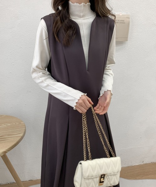 ECLIN（エクラン）の「フロントタックスキッパネックノースリーブフレアワンピース（ワンピース・レディース・ブラック/ダークブラウン/ベージュ・S/M）」の3枚目の写真