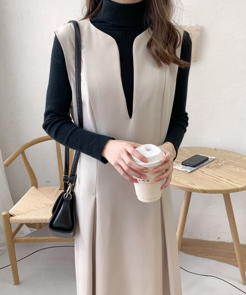 ECLIN（エクラン）の「フロントタックスキッパネックノースリーブフレアワンピース（ワンピース・レディース・ブラック/ダークブラウン/ベージュ・S/M）」の19枚目の写真