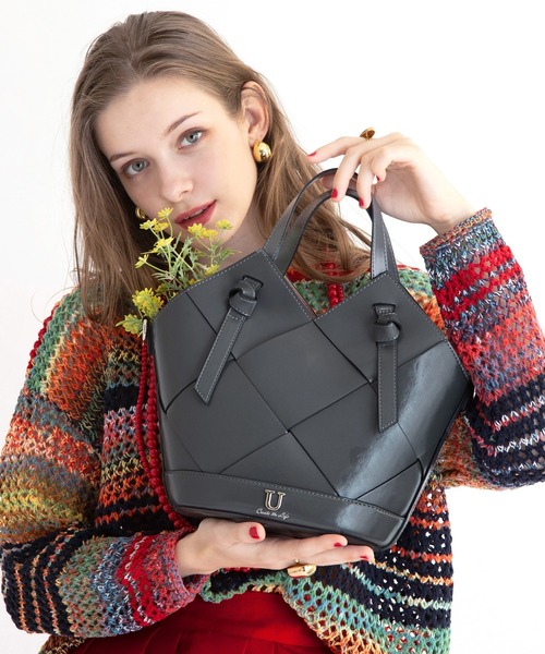 U（ユー）の「リエールティッセ メッシュトートバッグ ショルダー付（ビジネスバッグ・レディース・ブラック/イエロー/グリーン/ラベンダー/シルバー/アイボリー/ブルー/キャメル/ターコイズブルー/ピンク系その他/レモンイエロー/ブルー系その他/ベージュ系その他/レッド/ホワイト系その他/ベージュ系その他2/グレー・FREE）」の4枚目の写真