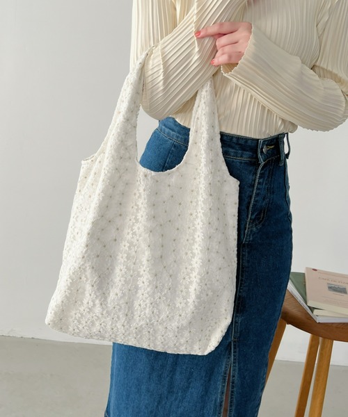 CLEA（クレア）の「ミニフラワー刺繍トートバッグ（トートバッグ・レディース・ホワイト/アイボリー・FREE）」の5枚目の写真