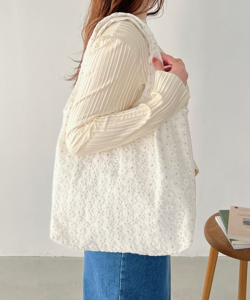 CLEA（クレア）の「ミニフラワー刺繍トートバッグ（トートバッグ・レディース・ホワイト/アイボリー・FREE）」の3枚目の写真