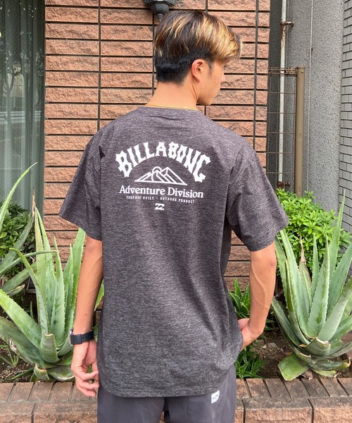 BILLABONG(ビラボン)の「BILLABONG/ビラボン ユーティリティ/水陸両用 UVケア ラッシュTEE/半袖Tシャツ/ラッシュガード BD011-856(ラッシュガード・メンズ・グリーン系その他/ベージュ×ブラック/ブラック×ホワイト・M/L/XL)」の2枚目の写真