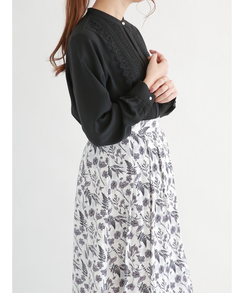 Te chichi（テチチ）の「金釦フロントレースブラウス（シャツ/ブラウス・レディース・シルバーグレー/ブラック/オフホワイト・ﾌﾘ-）」の2枚目の写真