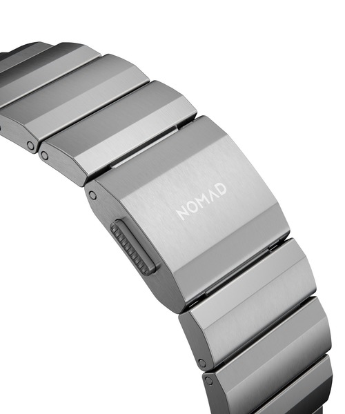 NOMAD（ノマド）の「NOMAD / Metal Strap Titanium Band 45mm/44mm for Apple Watch（デジタル腕時計・メンズ・シルバー/ブラック・FREE）」の15枚目の写真